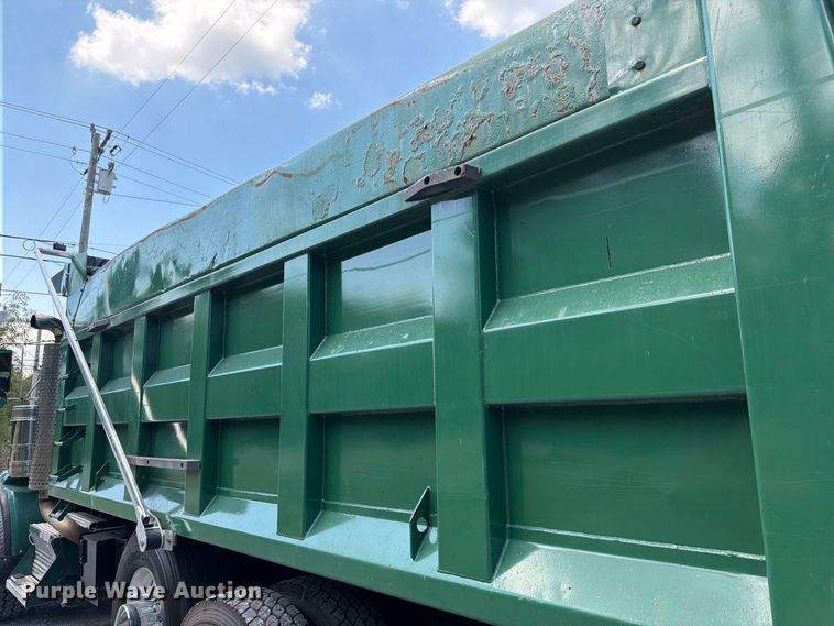 image for item FC3330 2006 Kenworth T800 dump truck