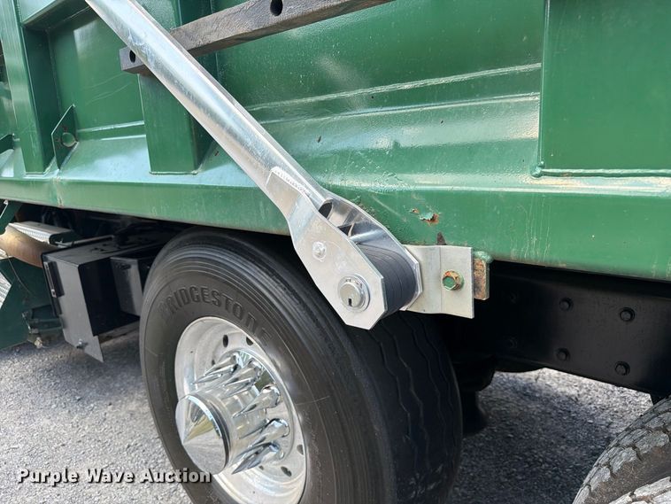 image for item FC3330 2006 Kenworth T800 dump truck