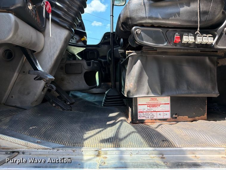 image for item FC3330 2006 Kenworth T800 dump truck