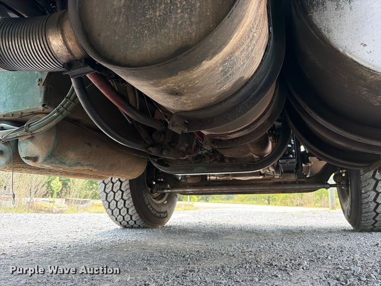 image for item FC3330 2006 Kenworth T800 dump truck