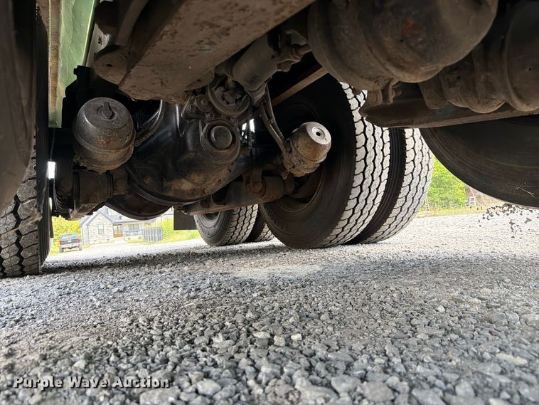 image for item FC3330 2006 Kenworth T800 dump truck