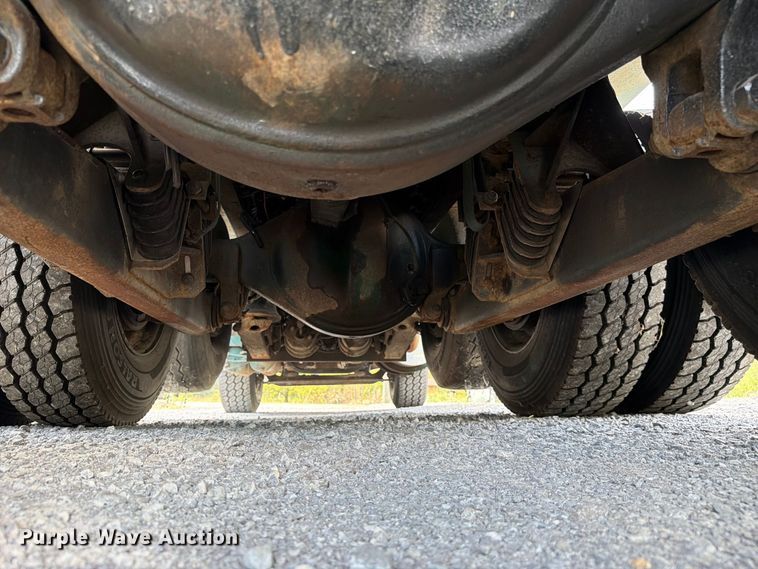 image for item FC3330 2006 Kenworth T800 dump truck