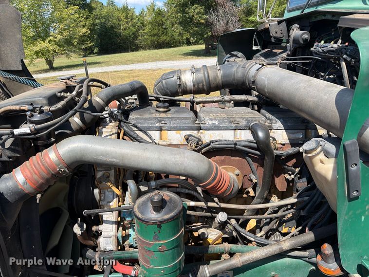 image for item FC3330 2006 Kenworth T800 dump truck