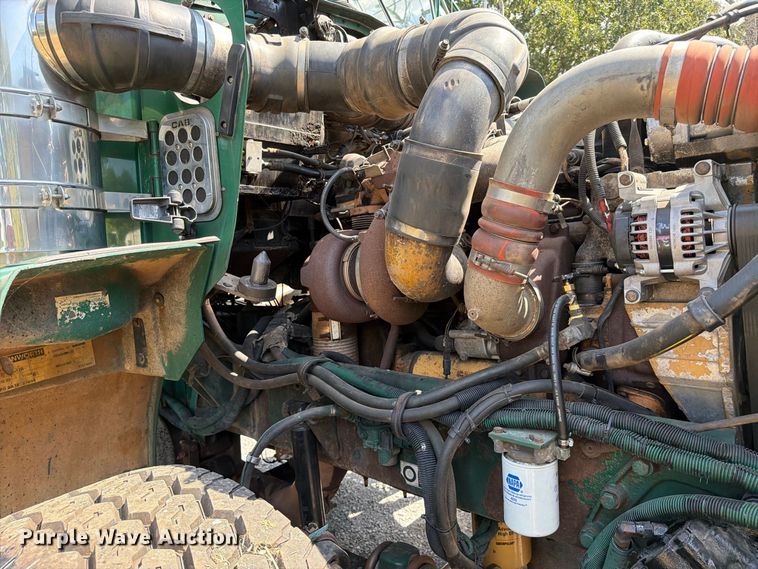 image for item FC3330 2006 Kenworth T800 dump truck