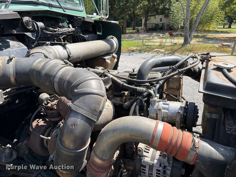 image for item FC3330 2006 Kenworth T800 dump truck