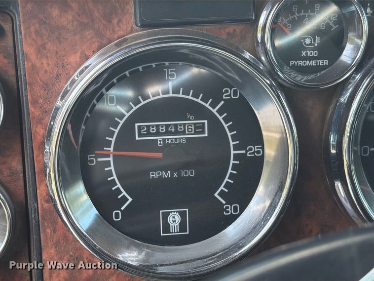 image for item FC3330 2006 Kenworth T800 dump truck
