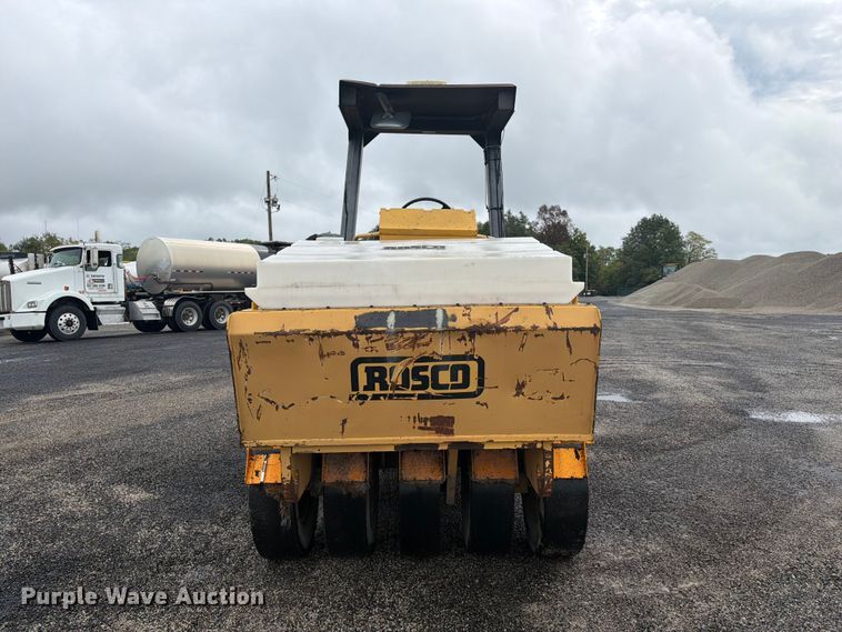 image for item FC3341 Rosco Tru-PAC 915 pneumatic roller