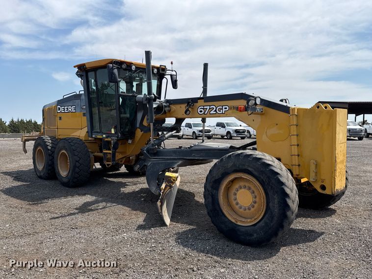 image for item FC4242 2014 John Deere 672GP motor grader