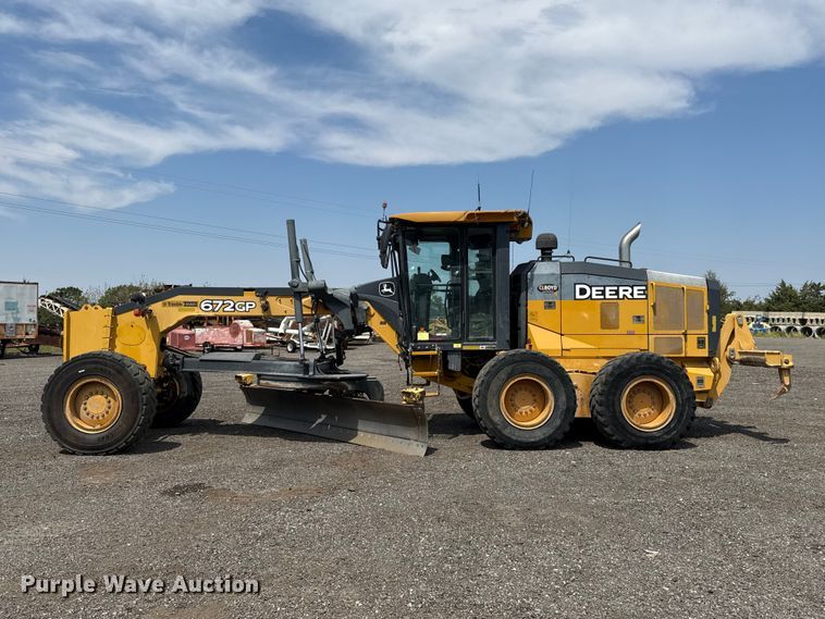 image for item FC4242 2014 John Deere 672GP motor grader