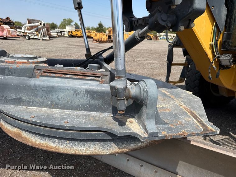 image for item FC4242 2014 John Deere 672GP motor grader