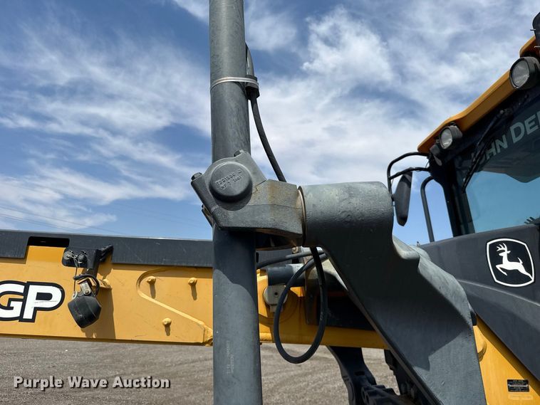 image for item FC4242 2014 John Deere 672GP motor grader