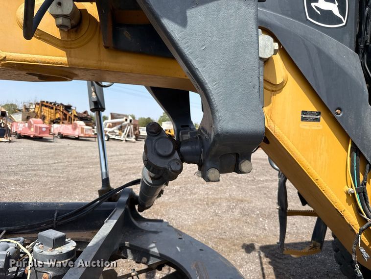 image for item FC4242 2014 John Deere 672GP motor grader