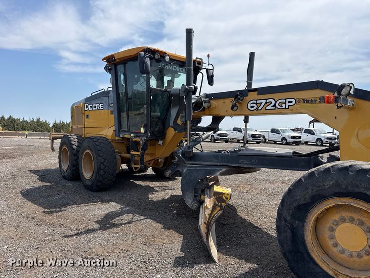 image for item FC4242 2014 John Deere 672GP motor grader