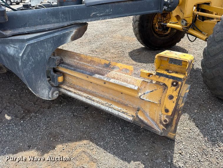 image for item FC4242 2014 John Deere 672GP motor grader