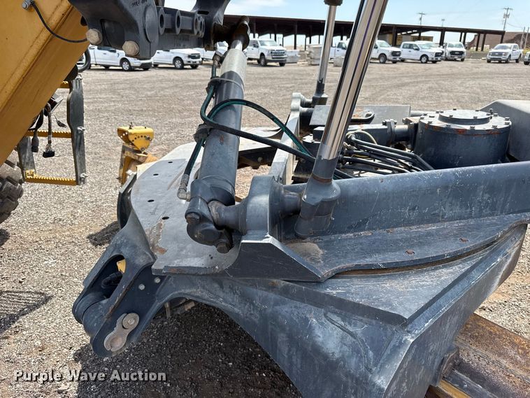 image for item FC4242 2014 John Deere 672GP motor grader