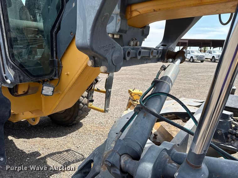 image for item FC4242 2014 John Deere 672GP motor grader