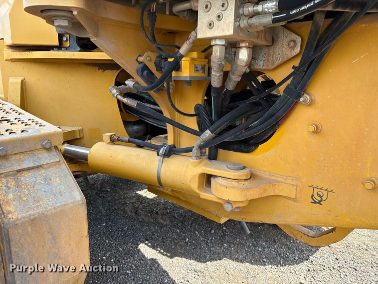 image for item FC4242 2014 John Deere 672GP motor grader