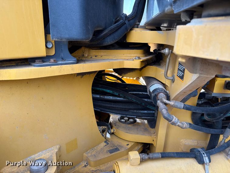image for item FC4242 2014 John Deere 672GP motor grader