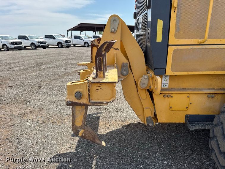 image for item FC4242 2014 John Deere 672GP motor grader