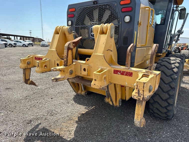 image for item FC4242 2014 John Deere 672GP motor grader
