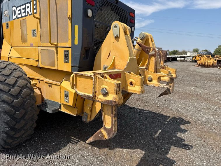 image for item FC4242 2014 John Deere 672GP motor grader