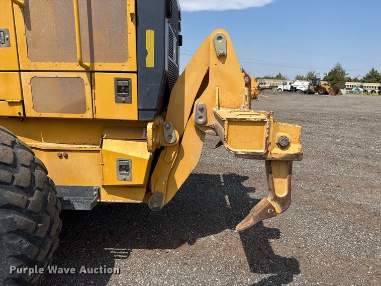 image for item FC4242 2014 John Deere 672GP motor grader