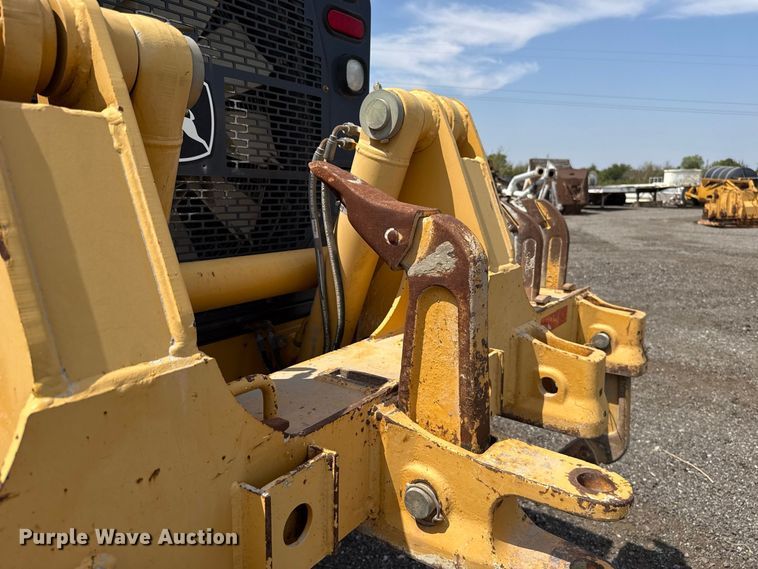 image for item FC4242 2014 John Deere 672GP motor grader