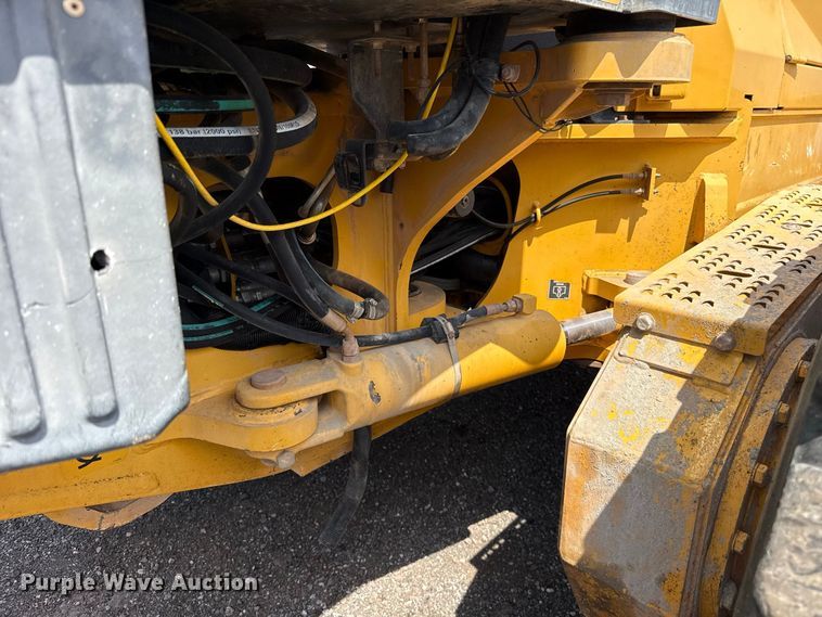 image for item FC4242 2014 John Deere 672GP motor grader