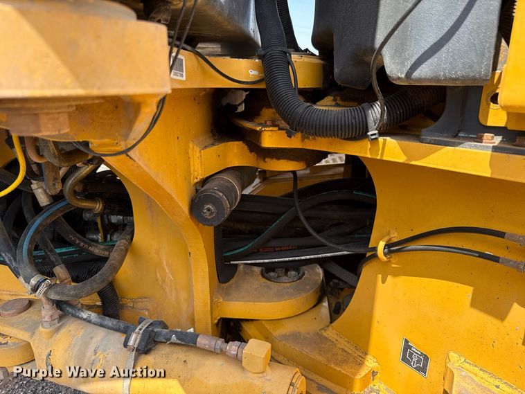 image for item FC4242 2014 John Deere 672GP motor grader