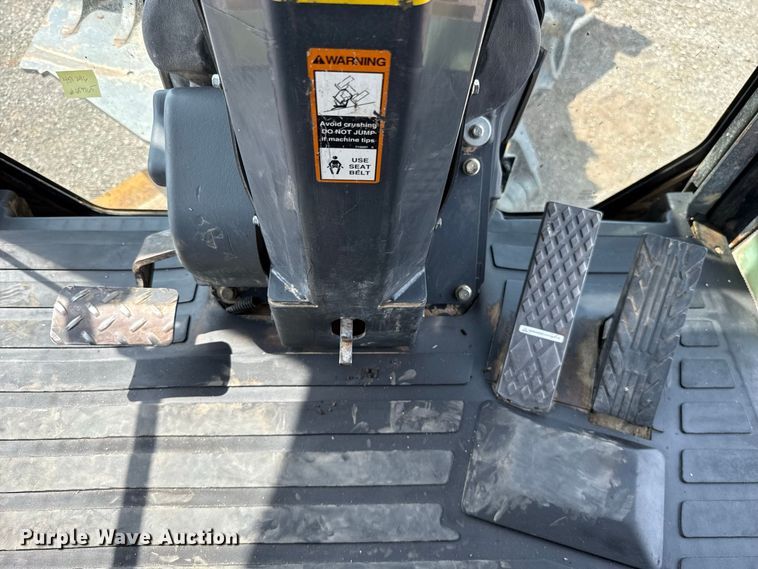 image for item FC4242 2014 John Deere 672GP motor grader