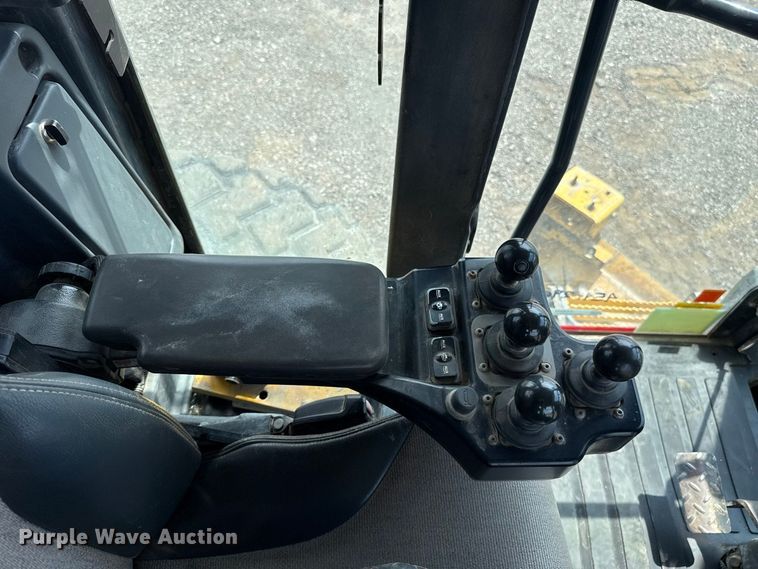 image for item FC4242 2014 John Deere 672GP motor grader