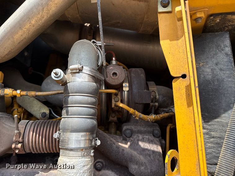 image for item FC4242 2014 John Deere 672GP motor grader