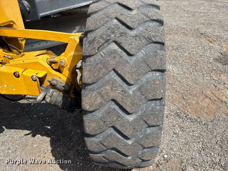 image for item FC4242 2014 John Deere 672GP motor grader