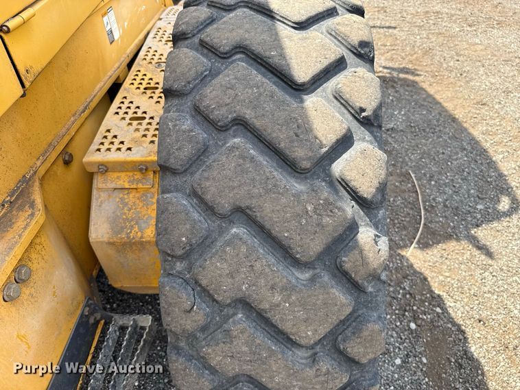 image for item FC4242 2014 John Deere 672GP motor grader