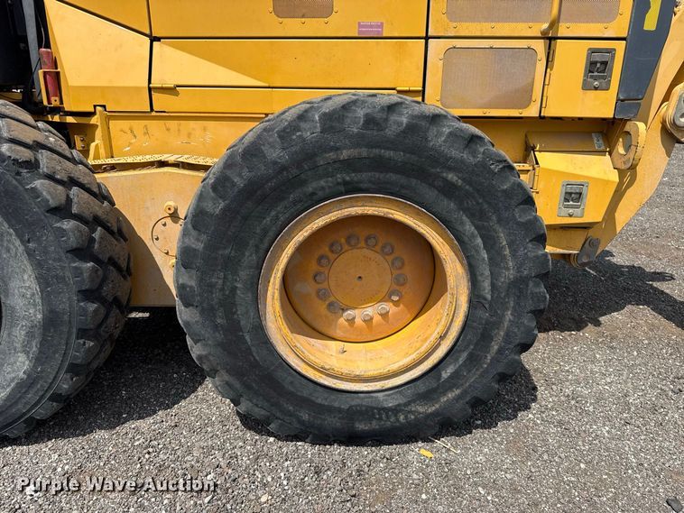 image for item FC4242 2014 John Deere 672GP motor grader