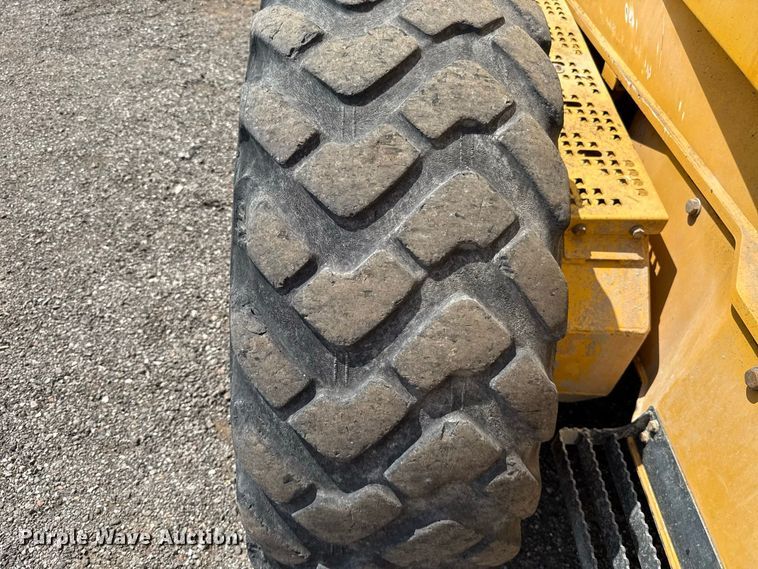 image for item FC4242 2014 John Deere 672GP motor grader