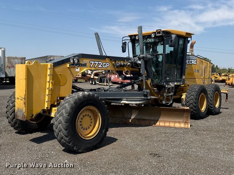 image for item FC4245 2013 John Deere 772GP motor grader