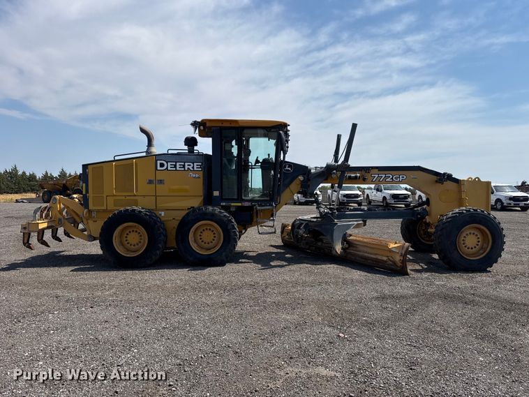 image for item FC4245 2013 John Deere 772GP motor grader