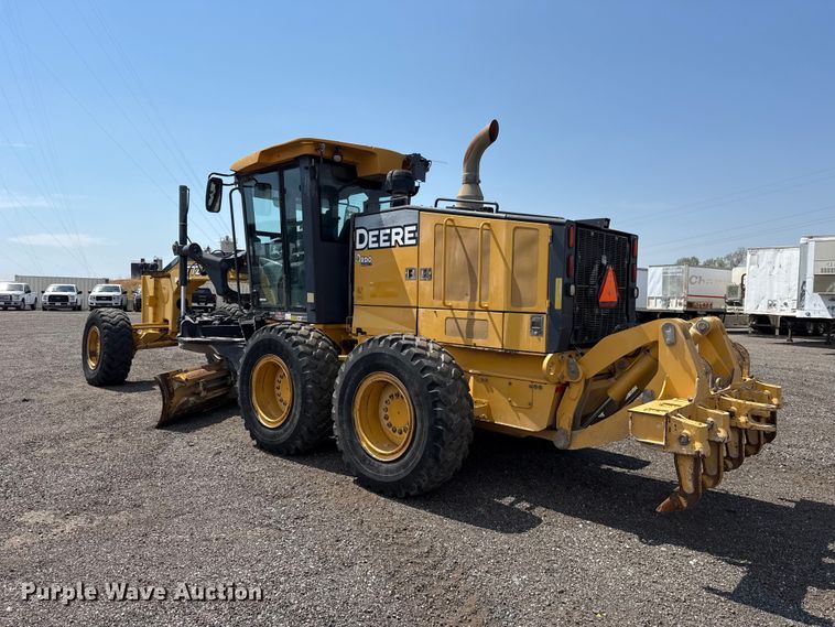 image for item FC4245 2013 John Deere 772GP motor grader