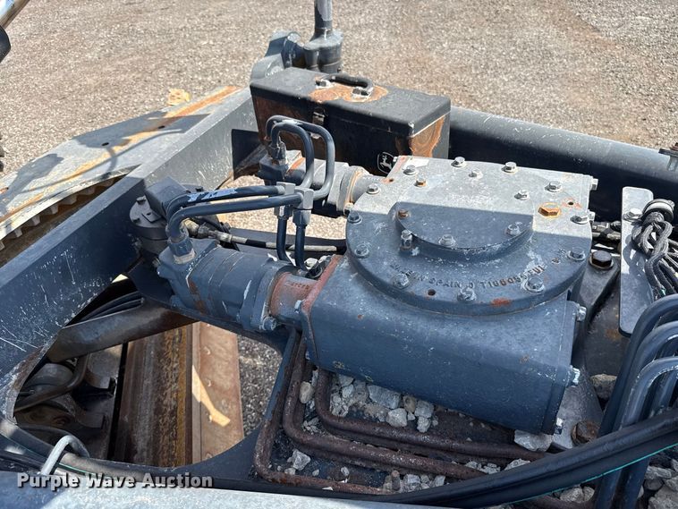 image for item FC4245 2013 John Deere 772GP motor grader