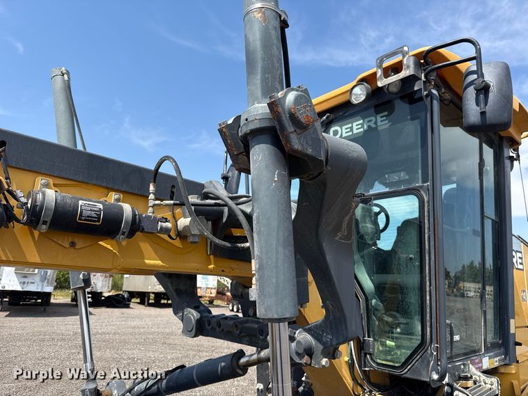 image for item FC4245 2013 John Deere 772GP motor grader
