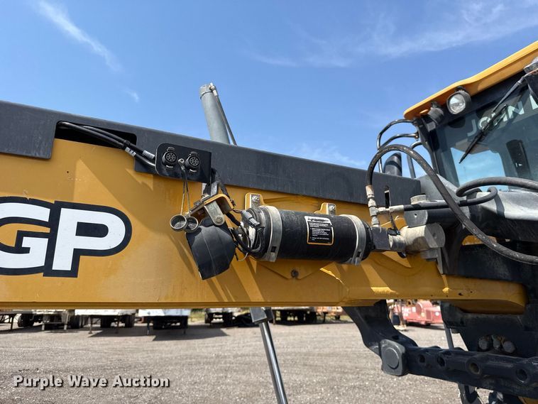 image for item FC4245 2013 John Deere 772GP motor grader