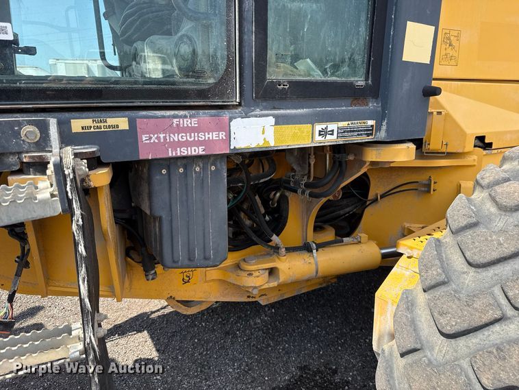 image for item FC4245 2013 John Deere 772GP motor grader
