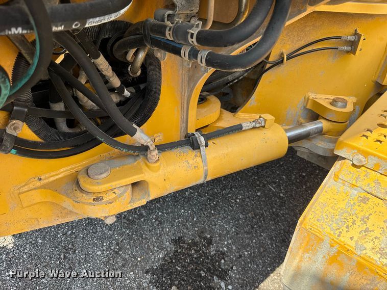 image for item FC4245 2013 John Deere 772GP motor grader
