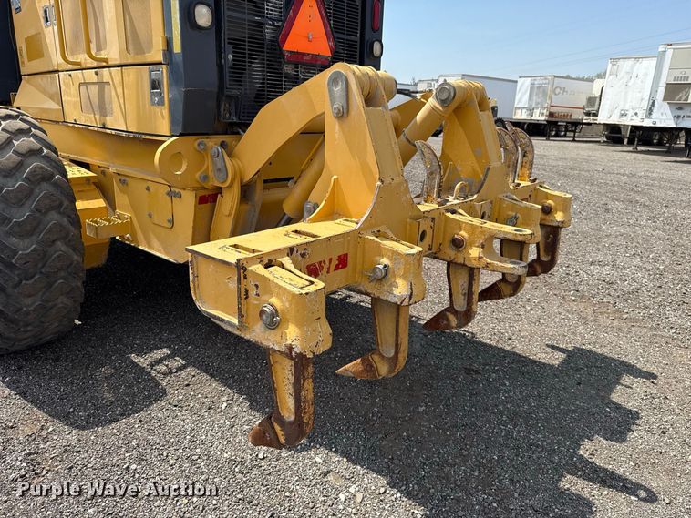 image for item FC4245 2013 John Deere 772GP motor grader