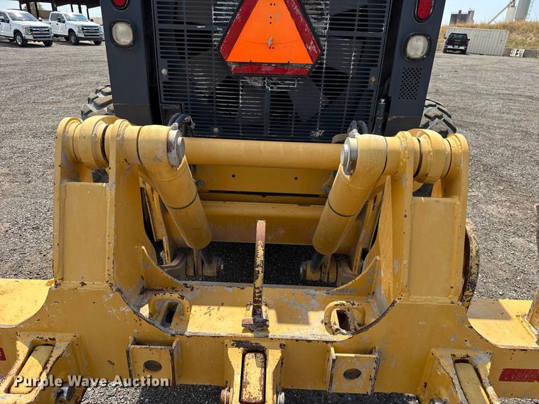image for item FC4245 2013 John Deere 772GP motor grader