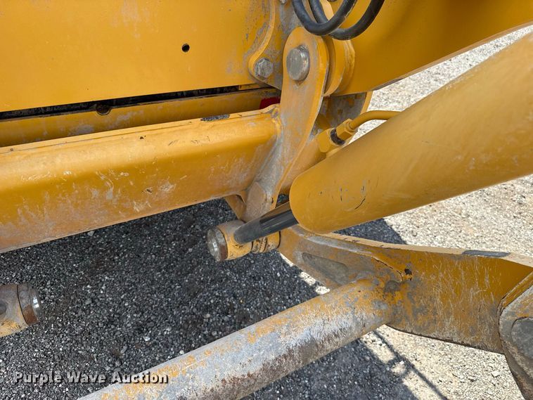 image for item FC4245 2013 John Deere 772GP motor grader
