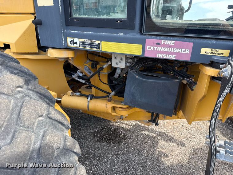 image for item FC4245 2013 John Deere 772GP motor grader