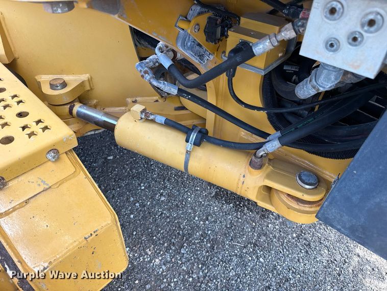 image for item FC4245 2013 John Deere 772GP motor grader