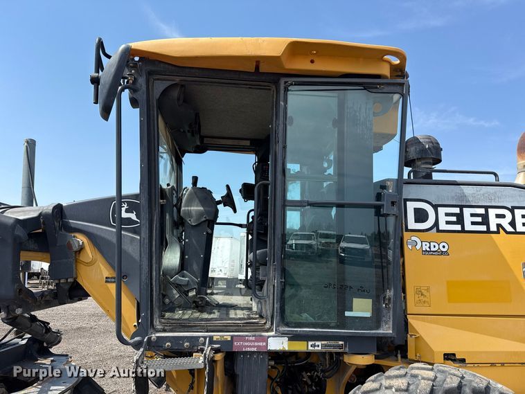 image for item FC4245 2013 John Deere 772GP motor grader